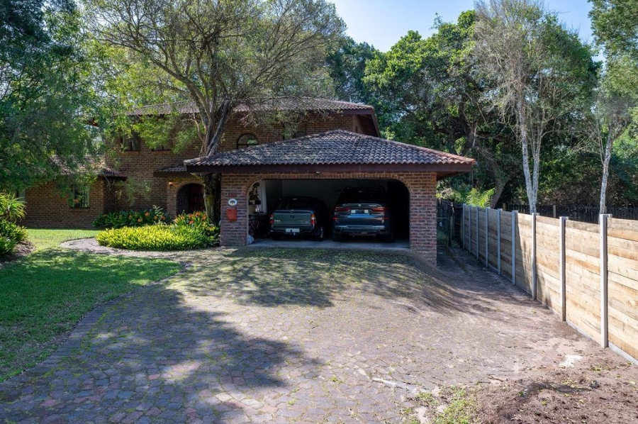 To Let 4 Bedroom Property for Rent in Brenton On Lake Western Cape